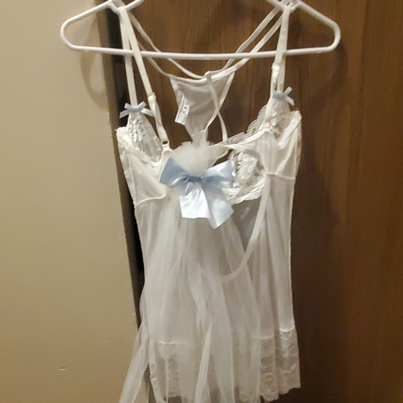 Lingerie - Picture 2 of 2